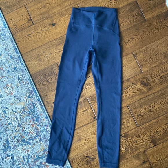 LuluLemon Legs - Picture 1 of 4